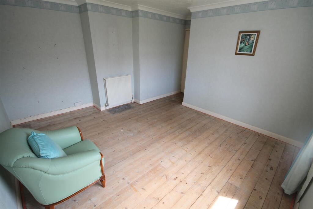 NR Bedroom 1ii.JPG