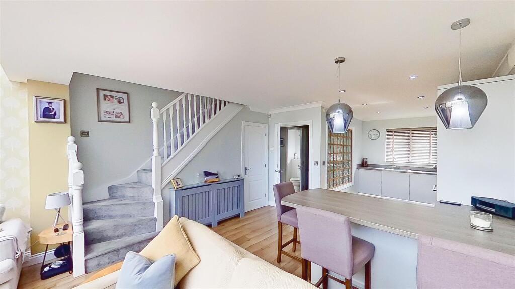 OPEN PLAN LIVING SPACE