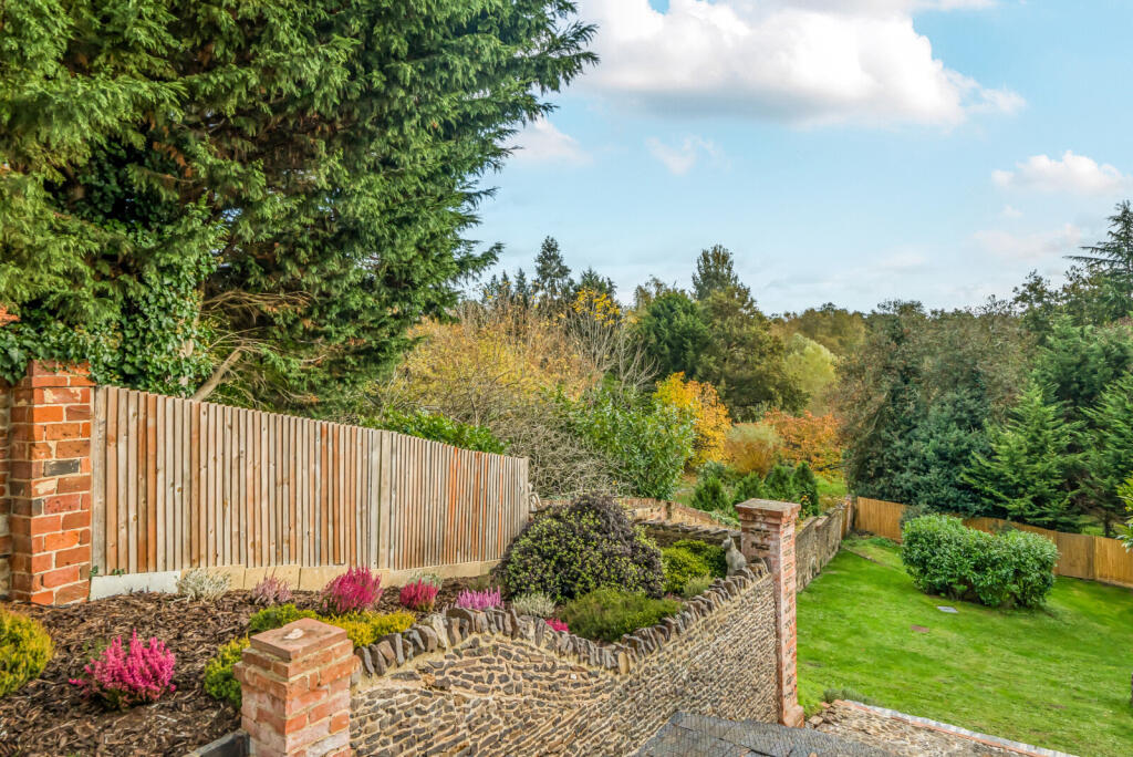 1373662-7-6900d1e...