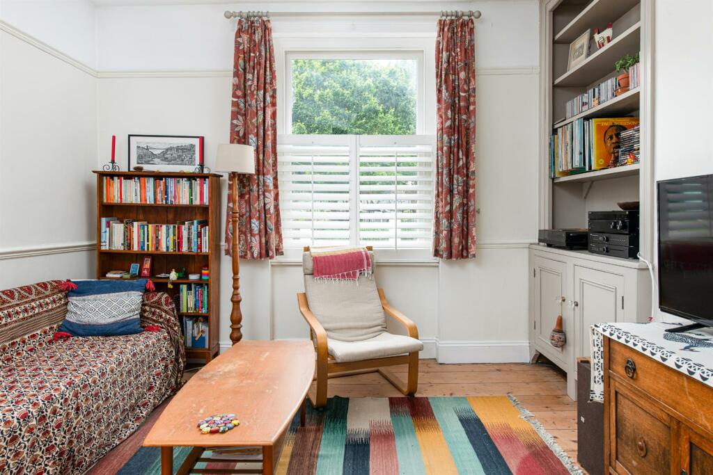 Sitting_Room_2.jpg