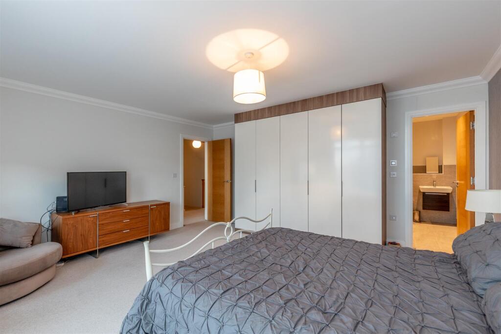 Parrys Lane, Stoke Bishop Bed 2b.jpg