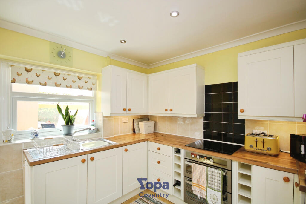 61d19044-Kitchen 202.JPG