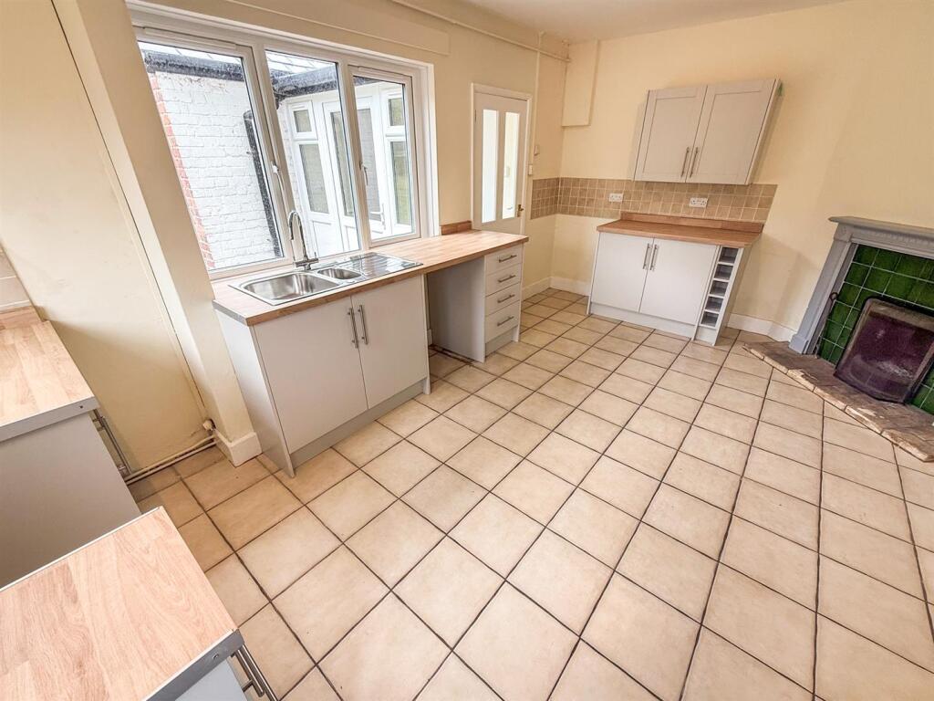 Kitchen/Dining Room