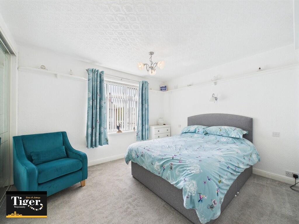 CAM02176G0-PR0567...