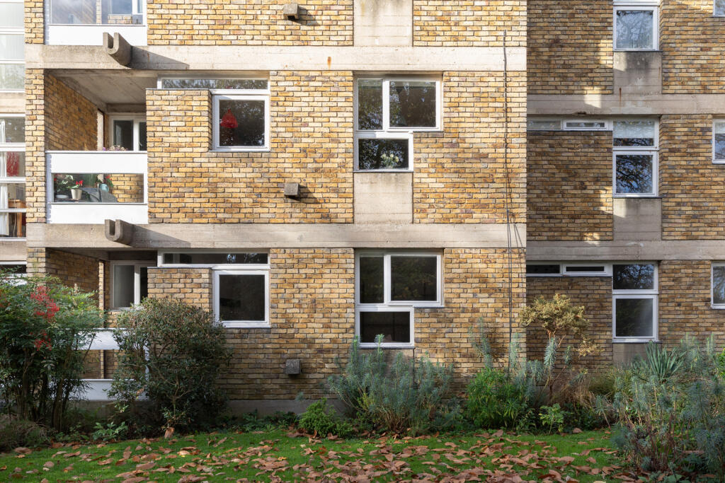 321253 - 7-LANGHAM-HOUSE-CLOSE-07.jpg
