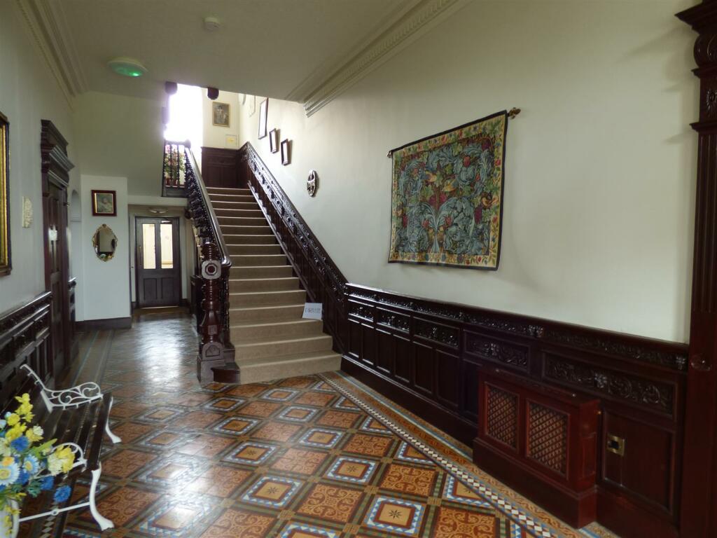 Communal Hallway .JPG