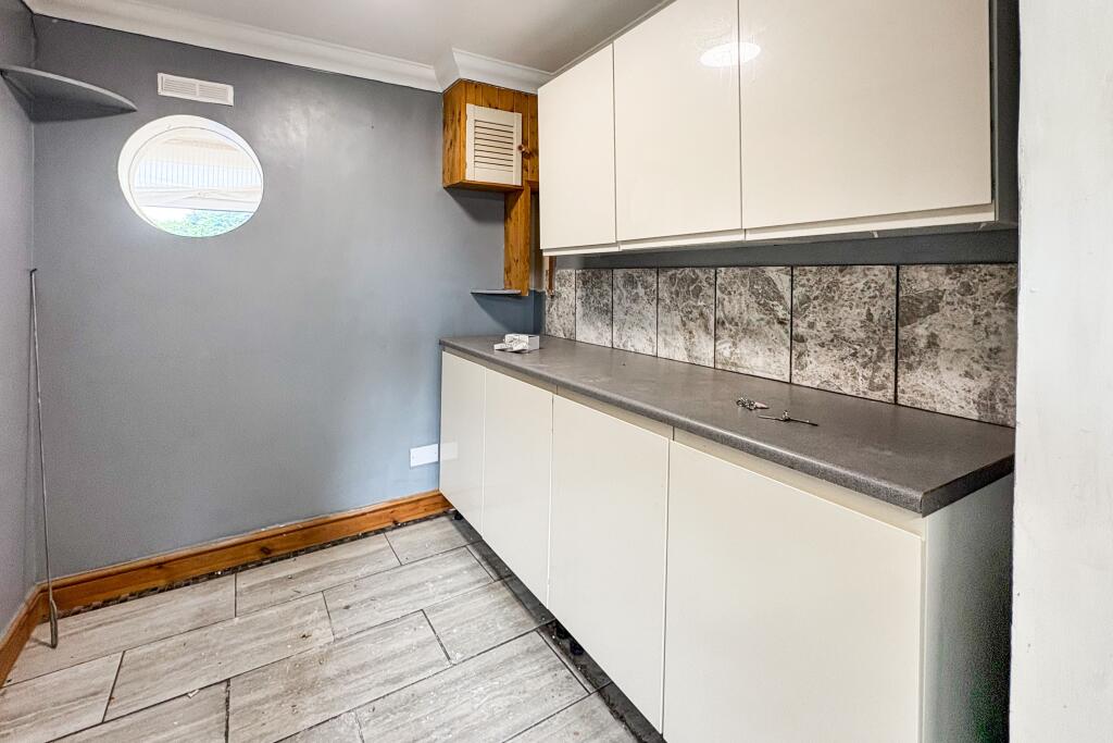 12 Oliver Avenue, Corsham, Wiltshire, SN13 0AJ