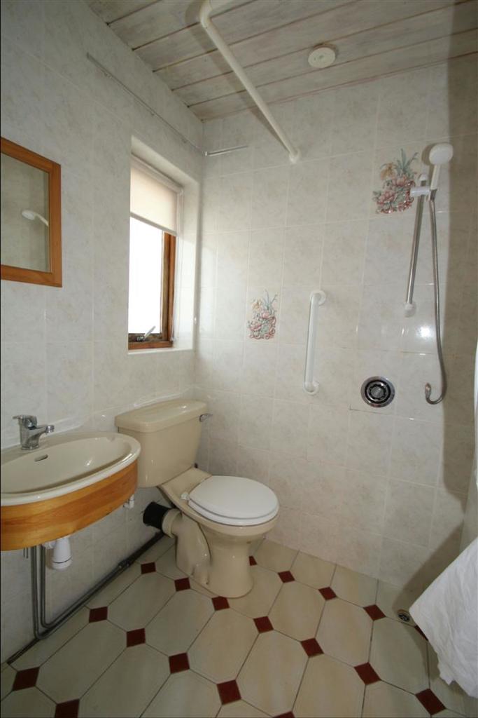 En Suite Shower Room 1