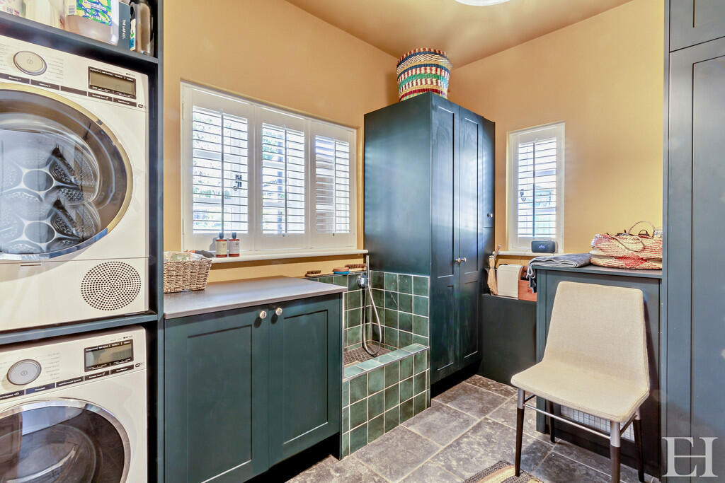 8654607-interiorW...