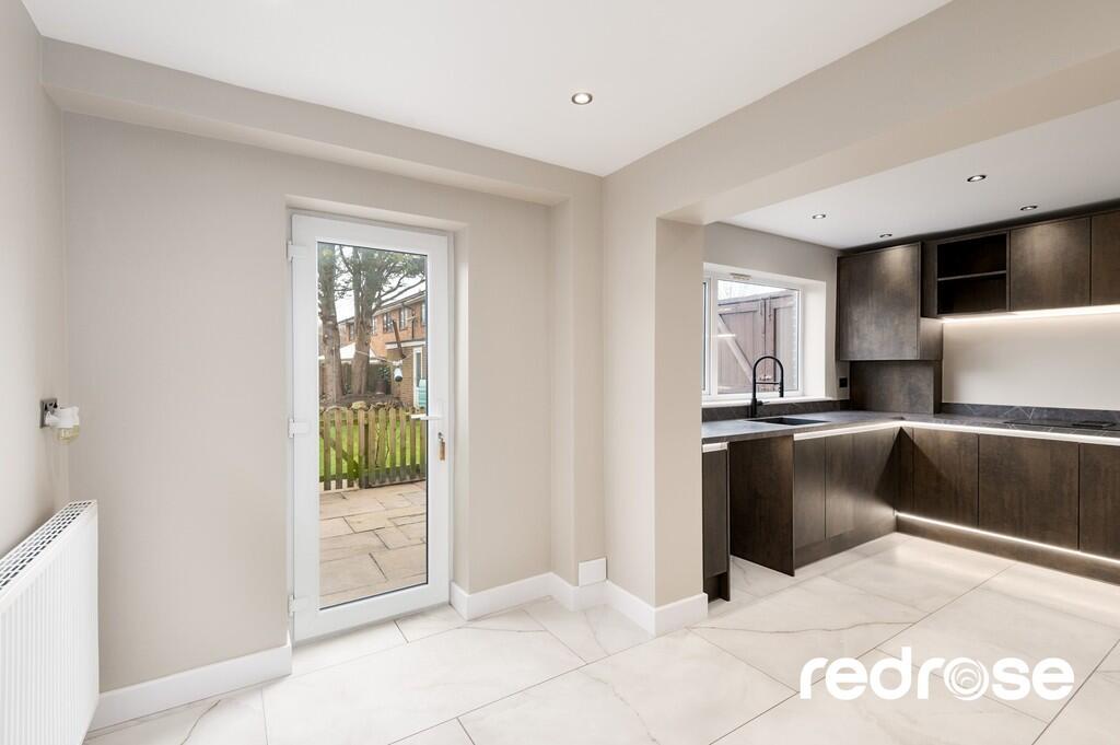 web_18 Harlech Dr...