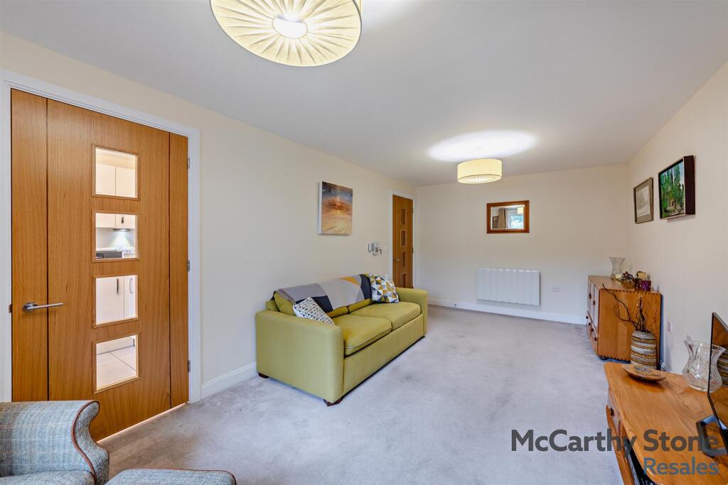 8668352-interior18-800.jpg