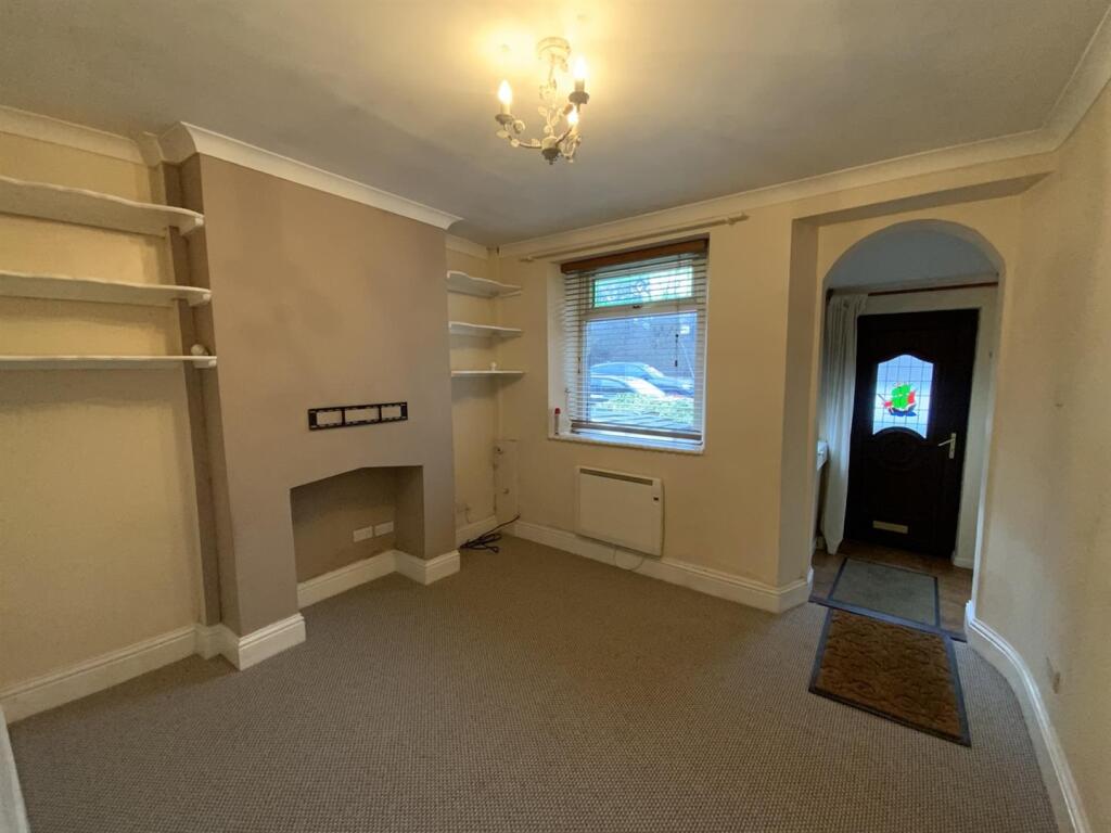 10 - living room .jpg