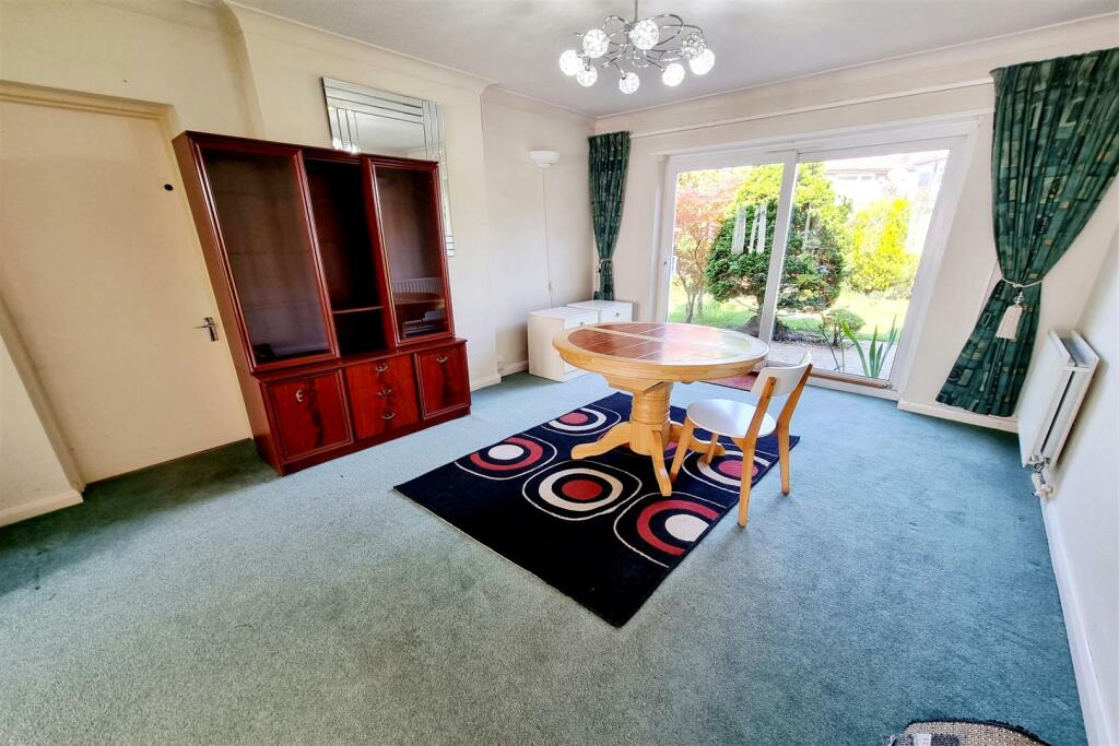 DINING AREA: