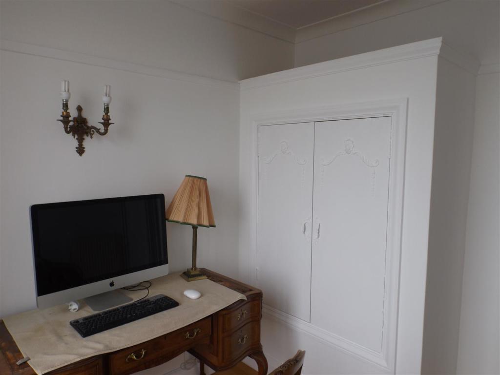 Study Bedroom 4