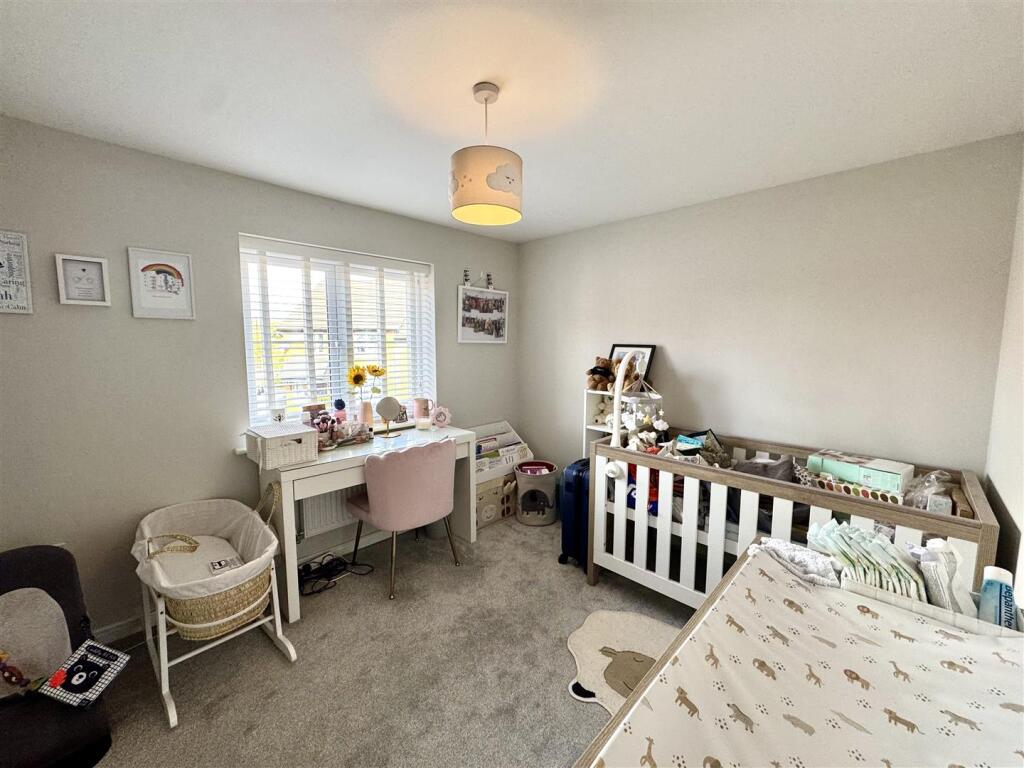 BEDROOM 2