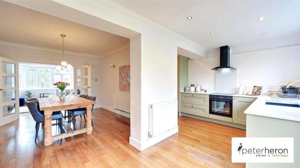 Breakfasting Kitchen