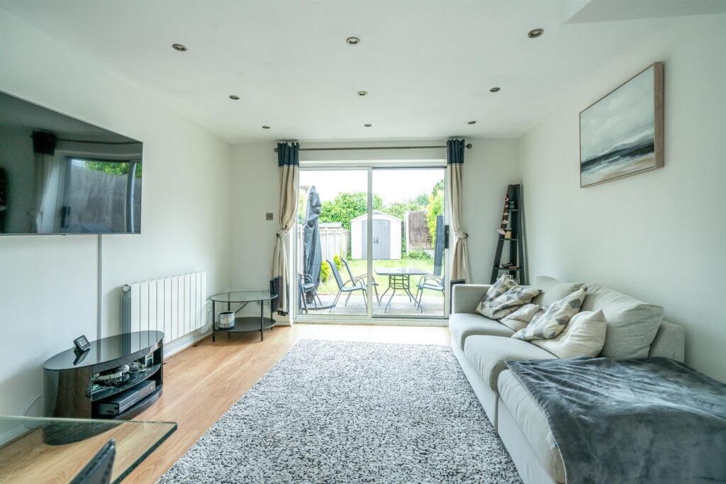 7-Carlsbury-Close-1005.jpg