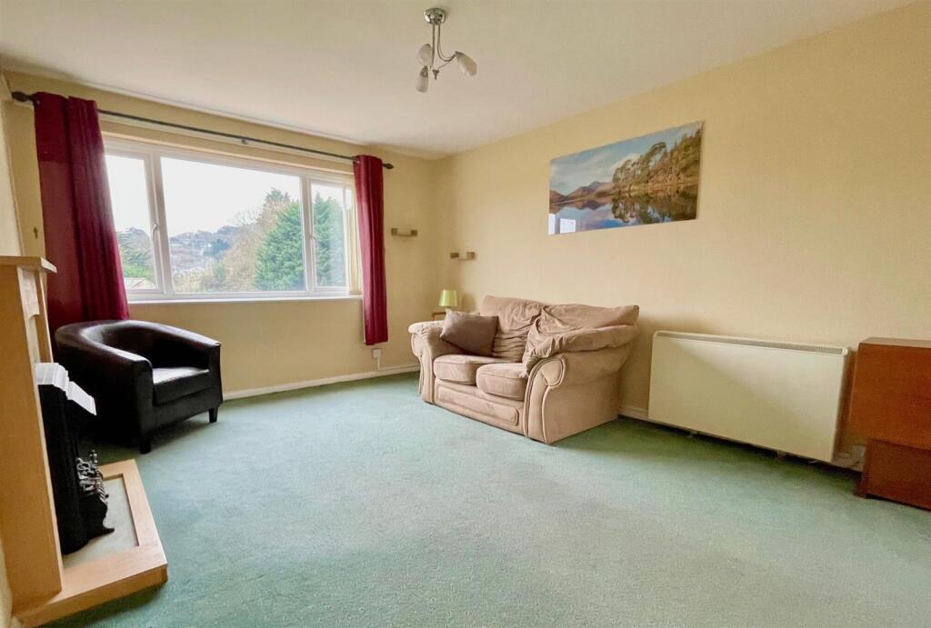 F9  Grange Lounge.jpg