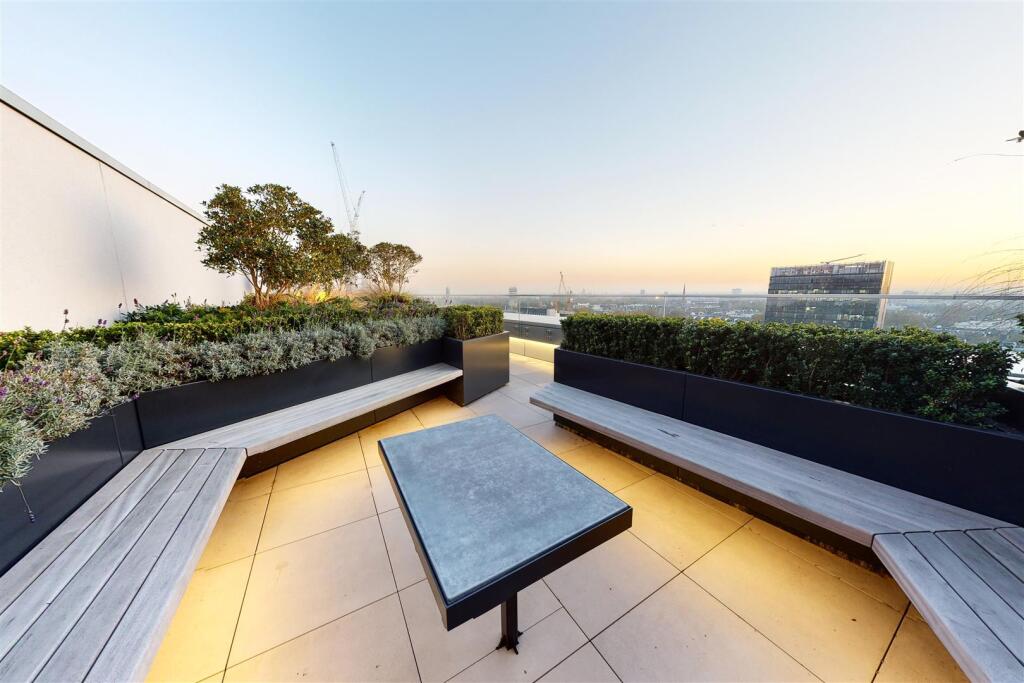Terrace-3-Canalside-Walk-.jpg