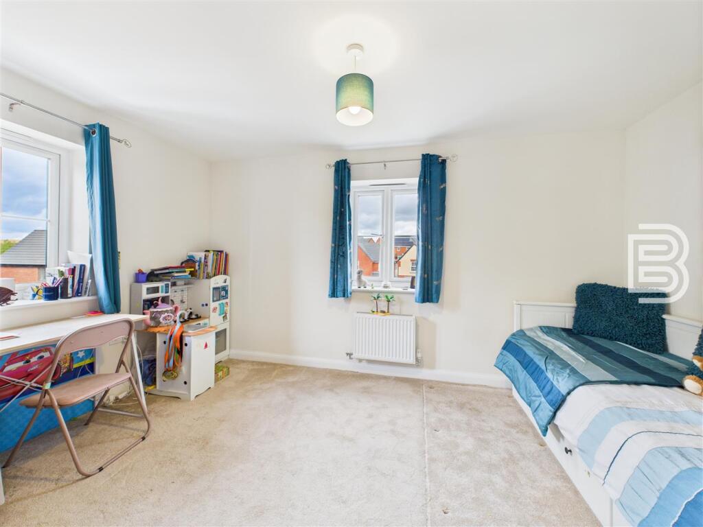 Bedroom 4.jpg
