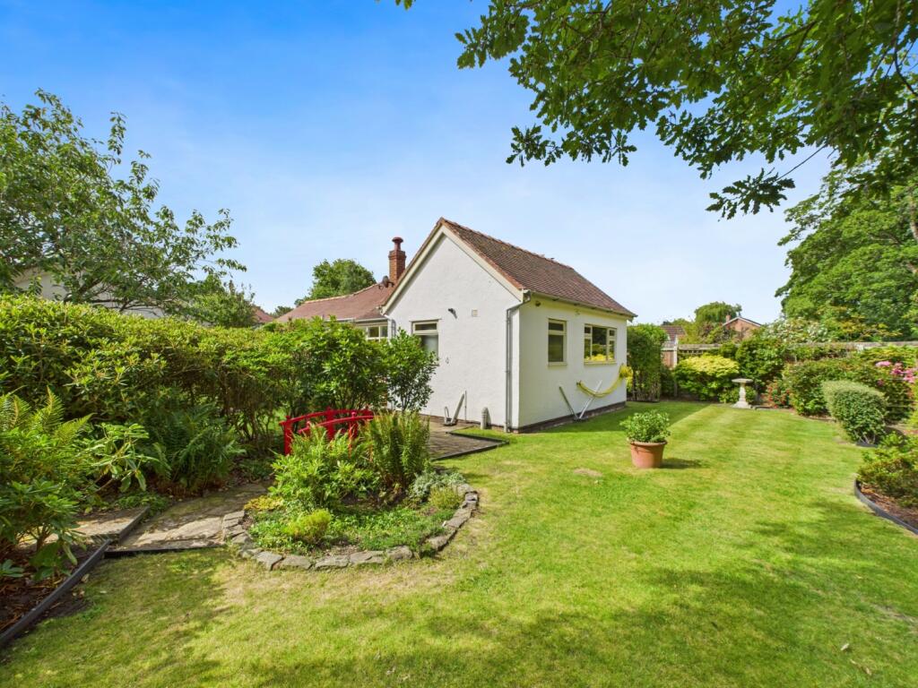 CAM02386G0-PR0138-STILL001