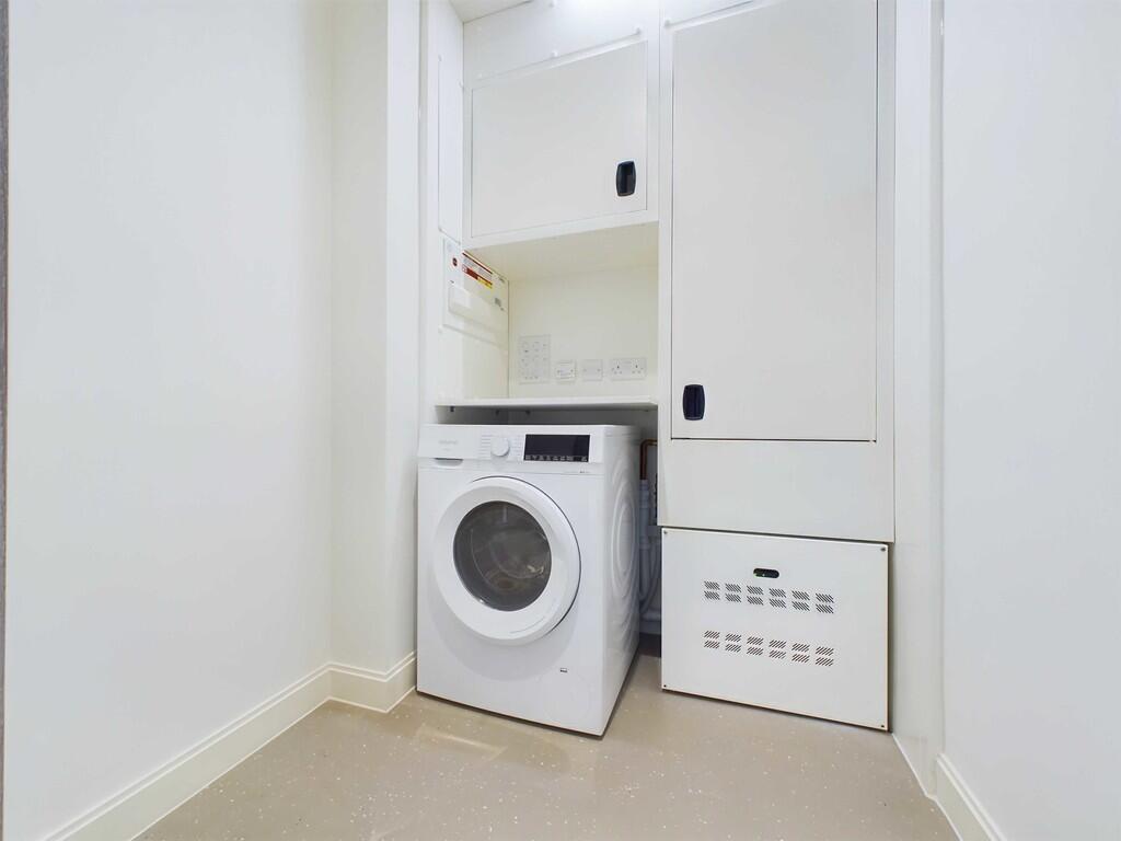 CAM03741G0-PR0020...