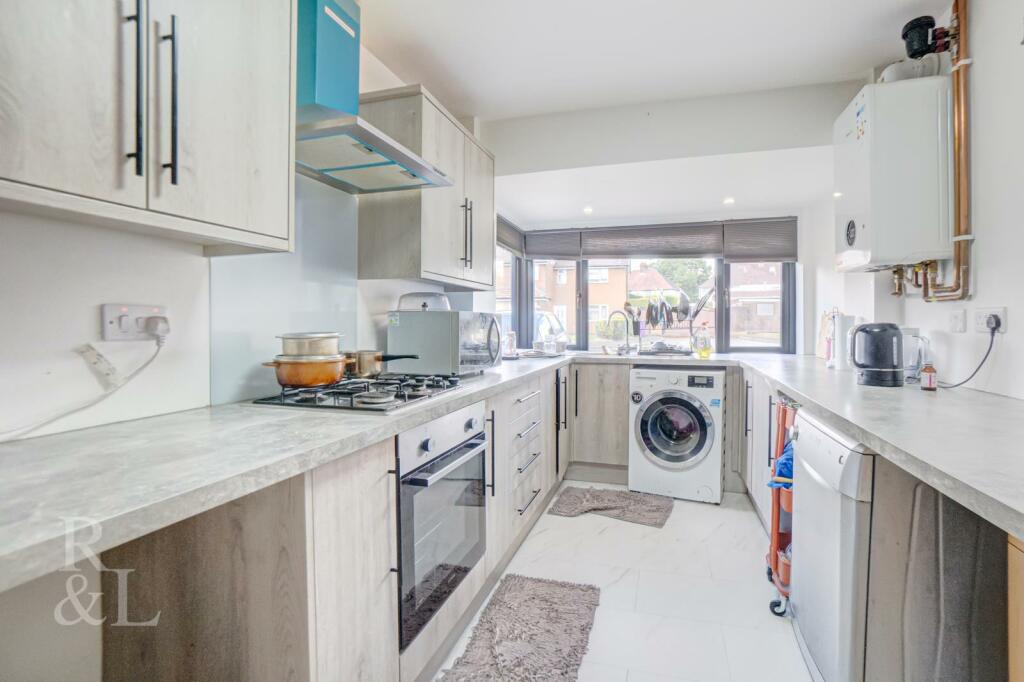 Cheam Gardens (6).jpg