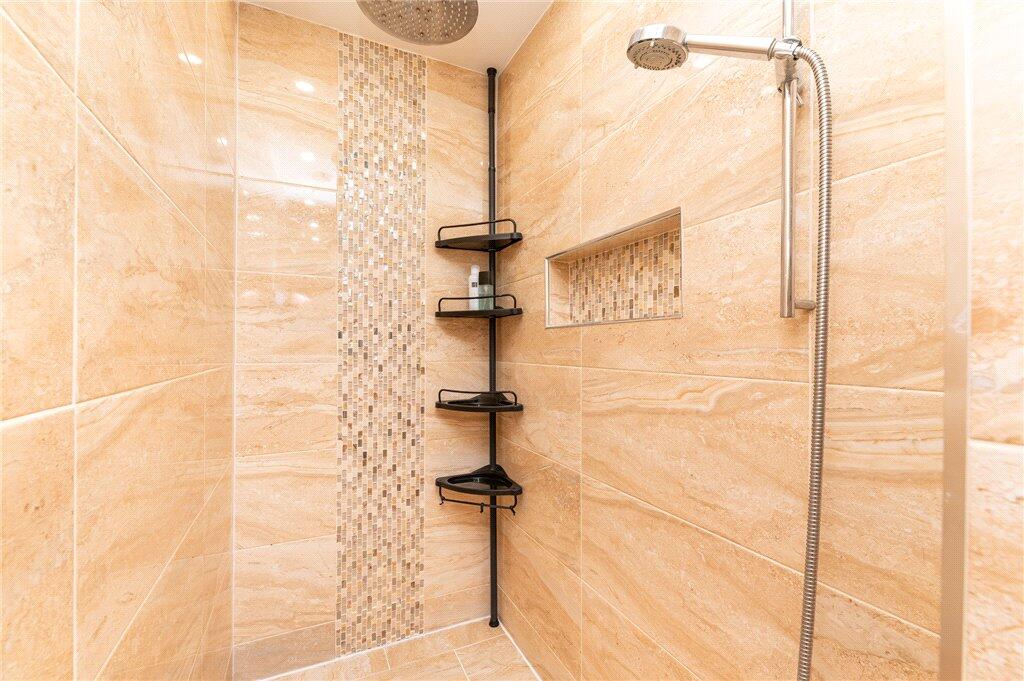 Master En-Suite