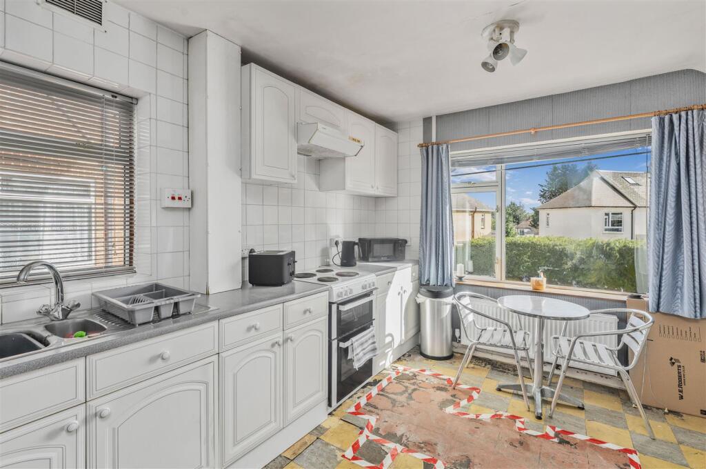 23 Cherry Road, Banbury-7.jpg