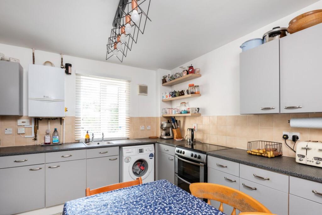 96 Chandler Close, Bath BA1 4EQ-7.jpg