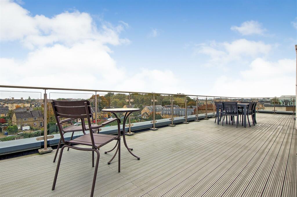 Roof terrace 4.jpg