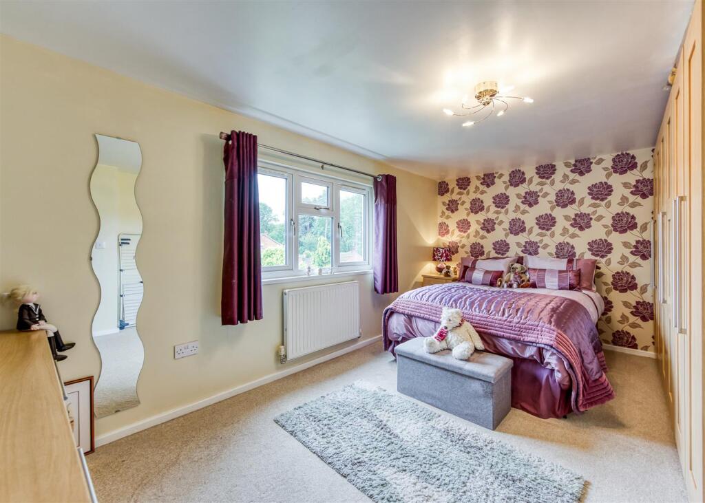 8 Barrington Close-08.jpg