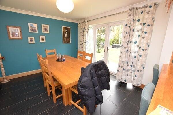 open plan dining/kitchen