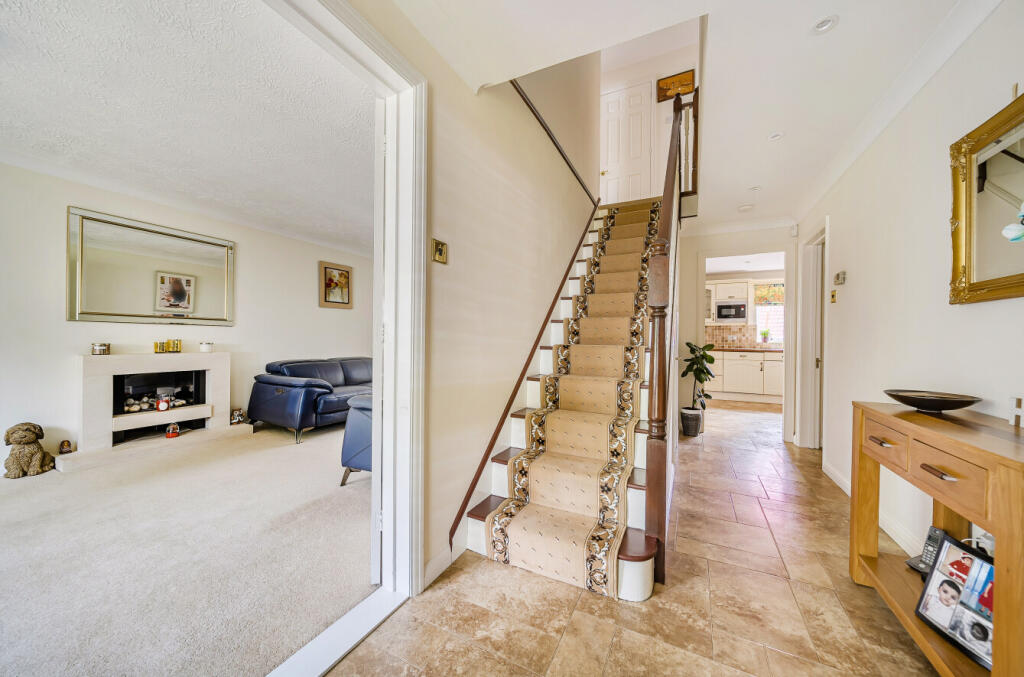 1315362-10-685c03...