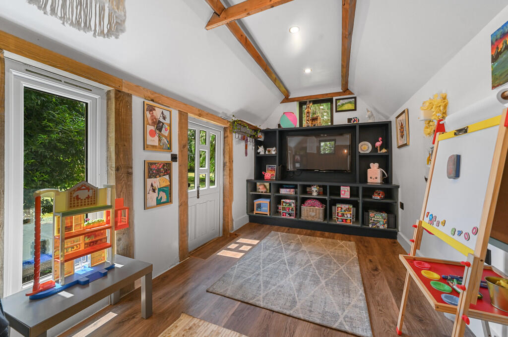 PT-FC(COL)-PondFa...