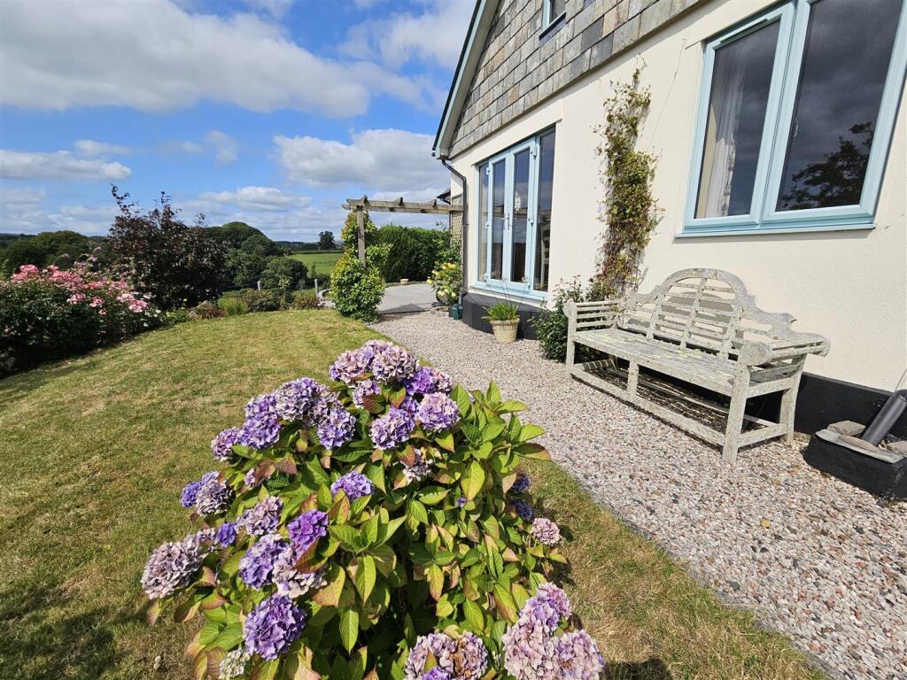 Front seating area.jpg