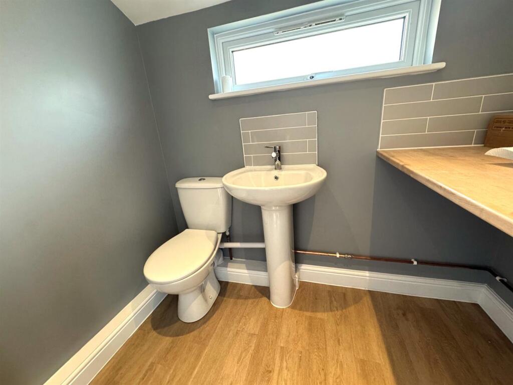 CLOAKROOM.jpg