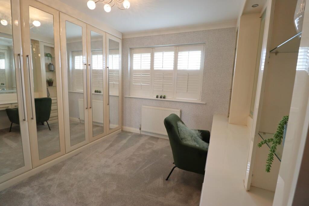 BED 5 / DRESSING ROOM