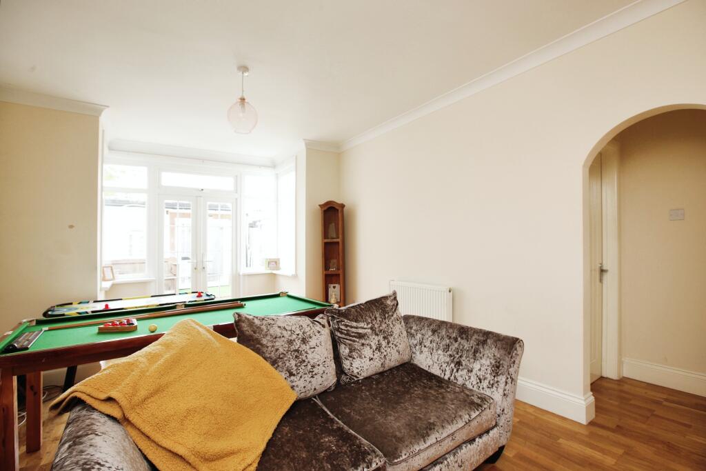 Lounge/Dining Room