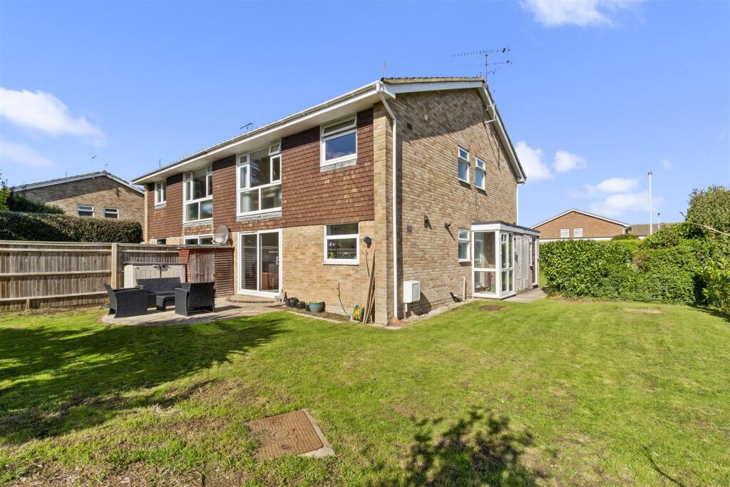 18 Vancouver Close-012.jpg