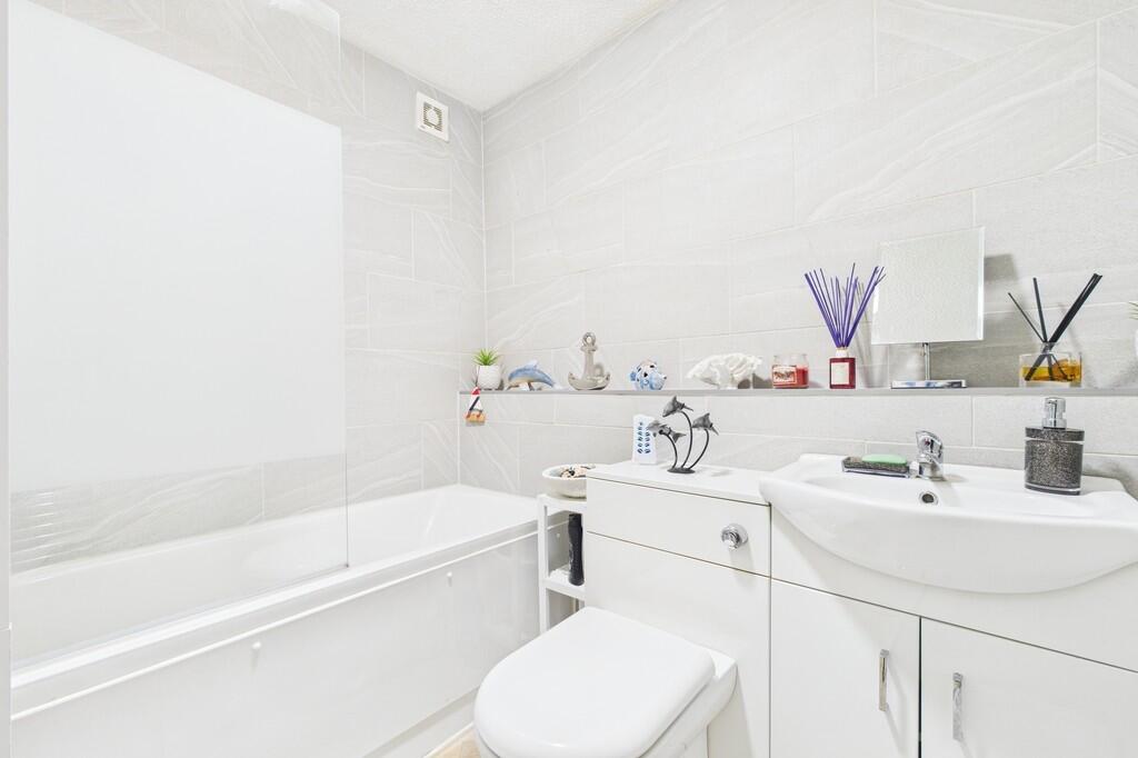 CAM01085G0-PR0527...