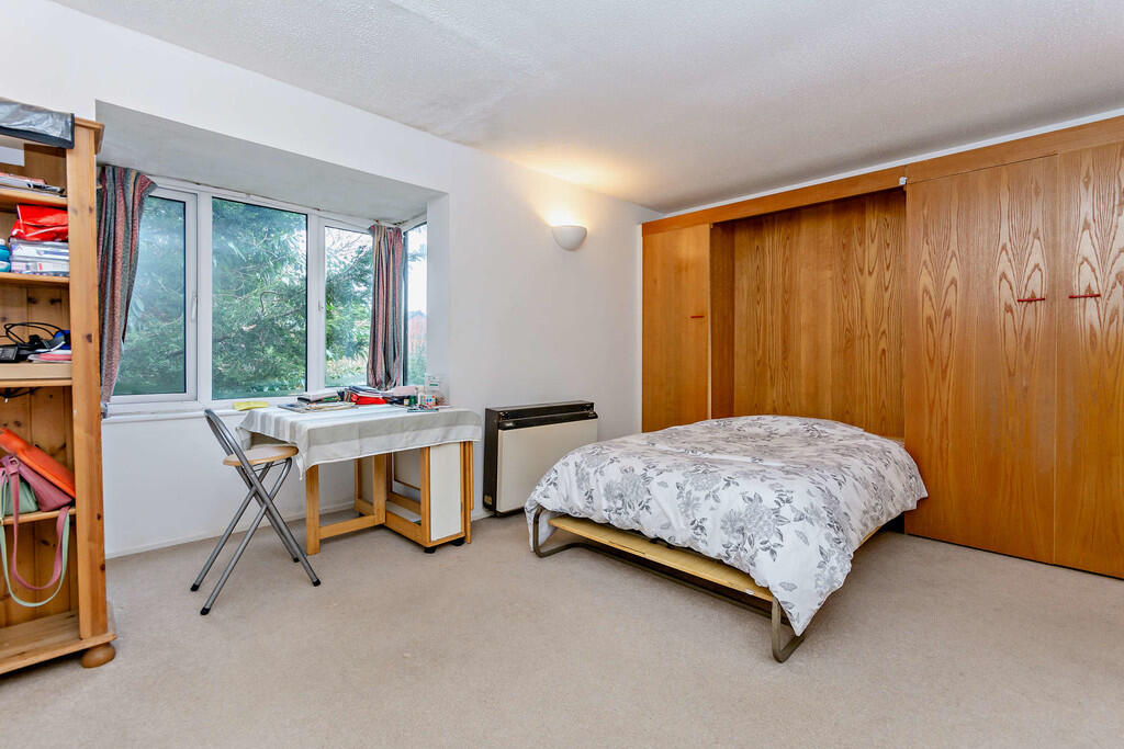 8634818-interior0...
