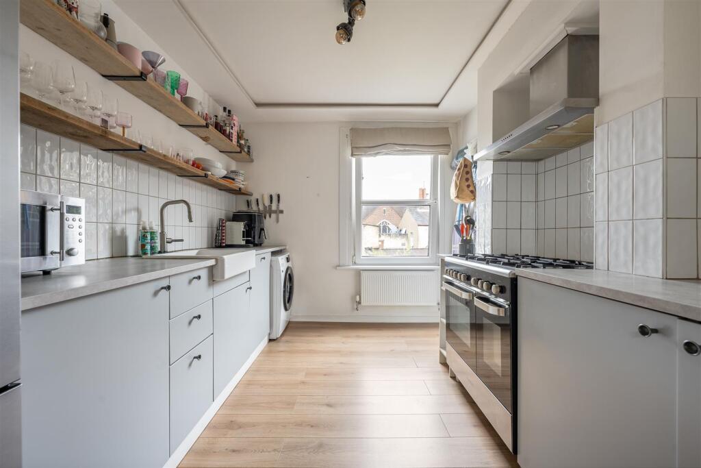 Queens Grove Road E4