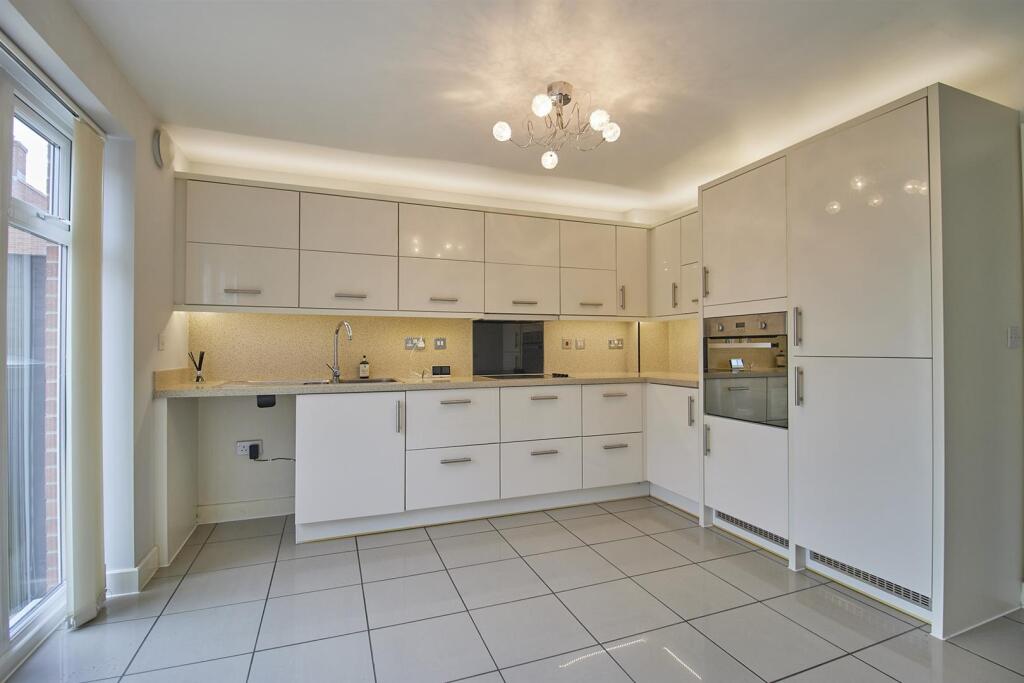 hollywell fields  3.jpg