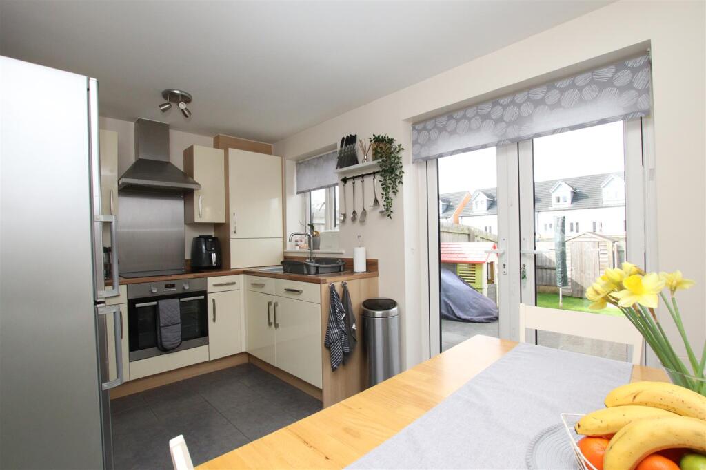 Kitchen Dining Room.JPG