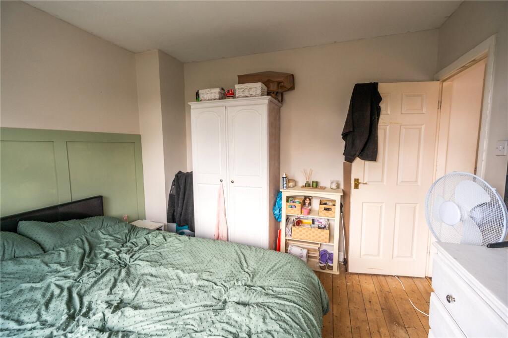 Bedroom 1 (2)