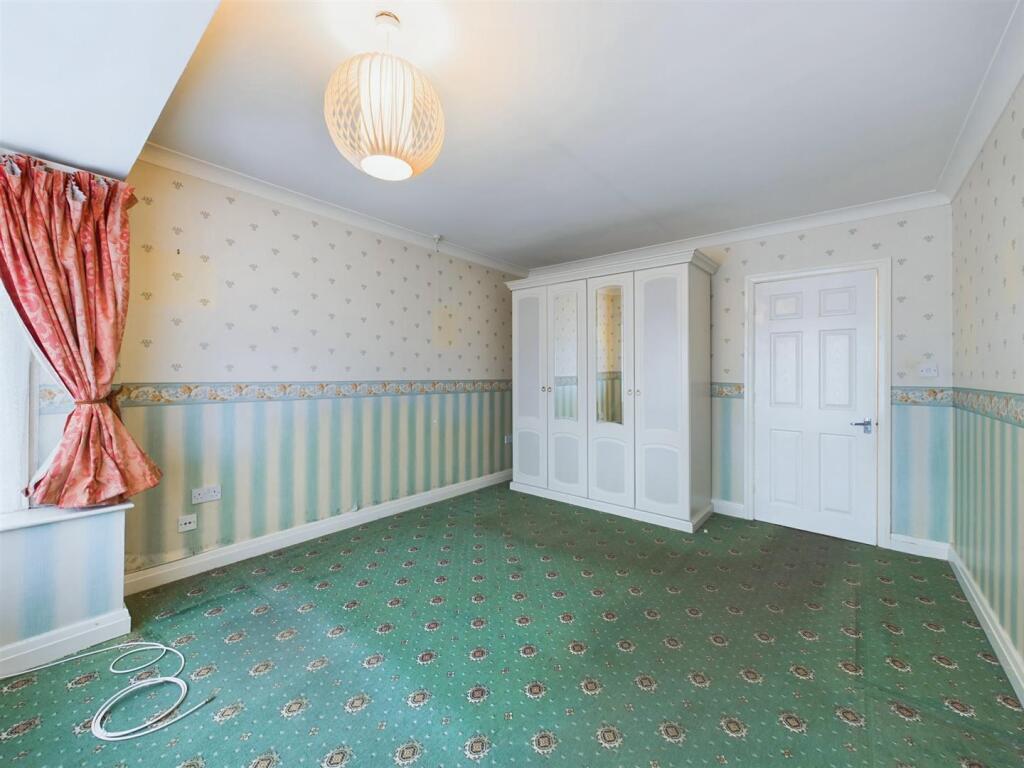 Bedroom: