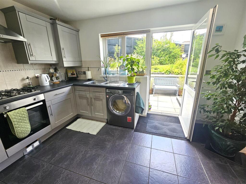 Kitchen and garden.jpg