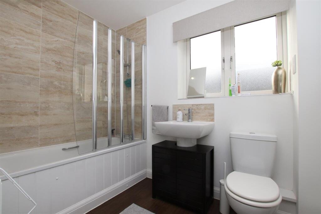 Bathroom.JPG