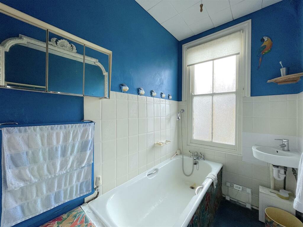 Bathroom (1).jpeg